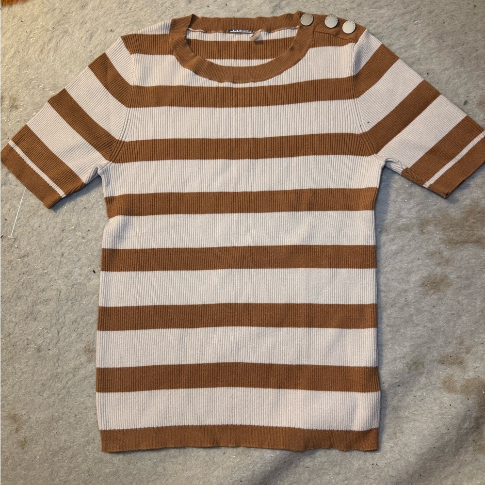 Tahari Light Brown Striped Stretch Shirt in Women’s M